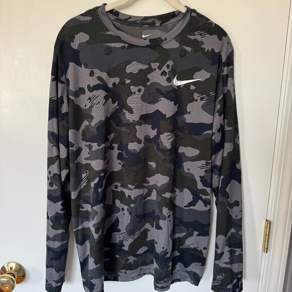 Nike Men's  Dri-Fit Camo Print Tee - Gray - Size Medium - Picture 1 of 3